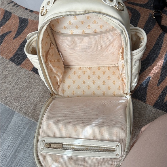Itzy Ritzy Quilted Cream Backpack - Picture 7 of 7
